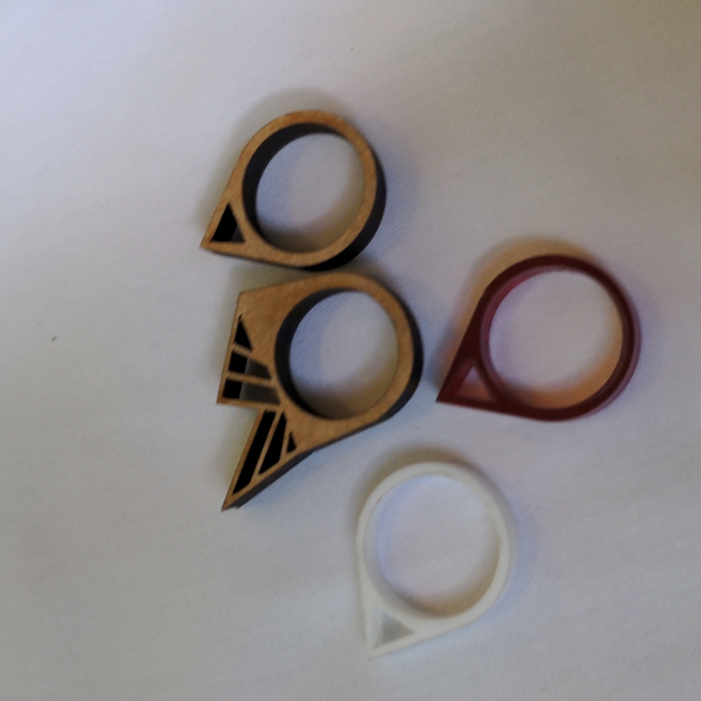 Set of 4 stackable rings